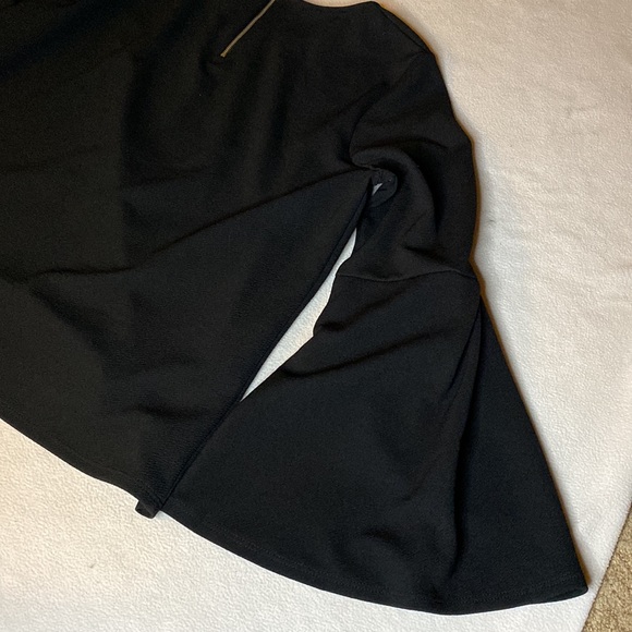 Bar III “Beirut“ deep black, bell sleeve blouse - Picture 6 of 7